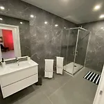 Da Silva Surf Six Apartment *
